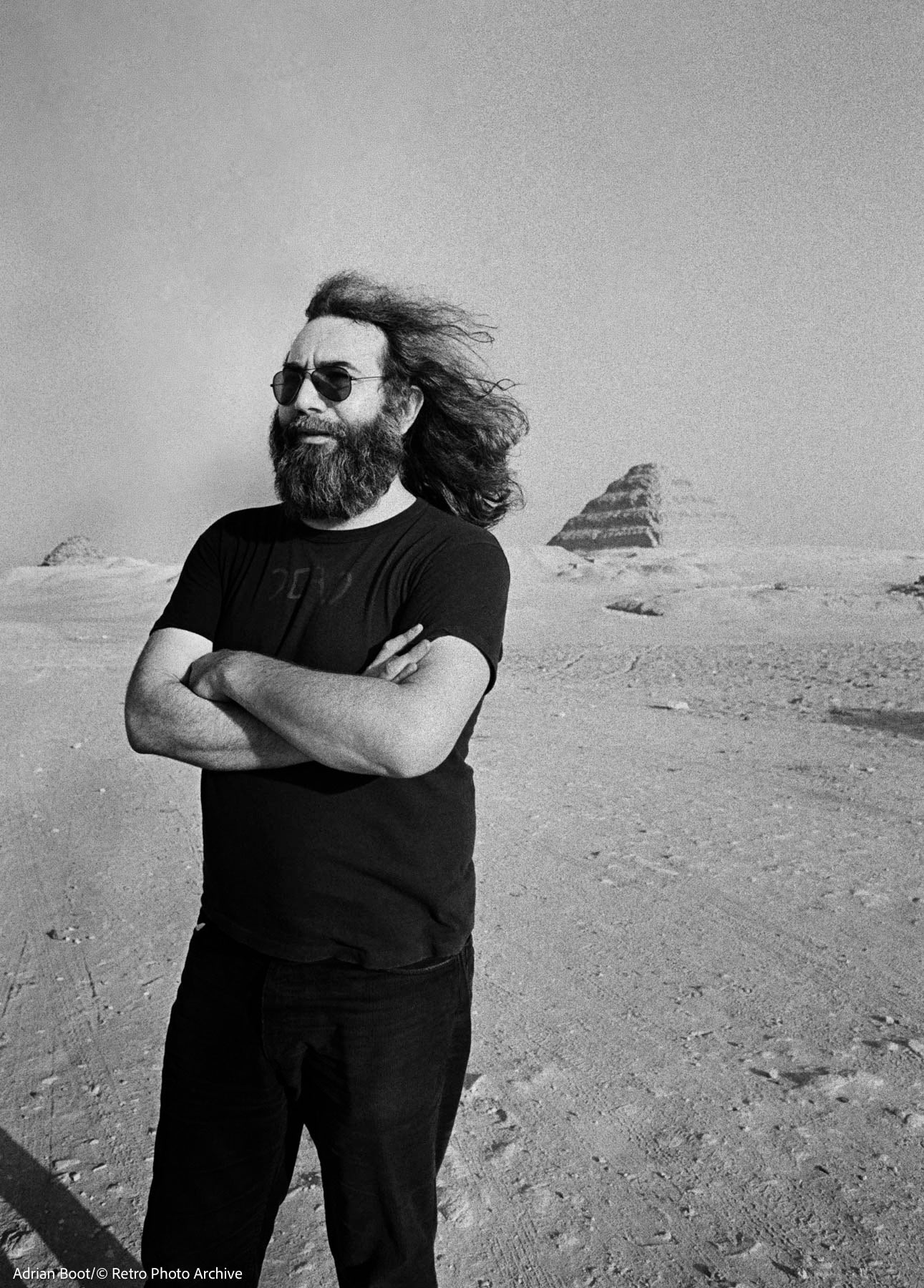Adrian Boot: Jerry Garcia, Pyramids, Egypt, 1978